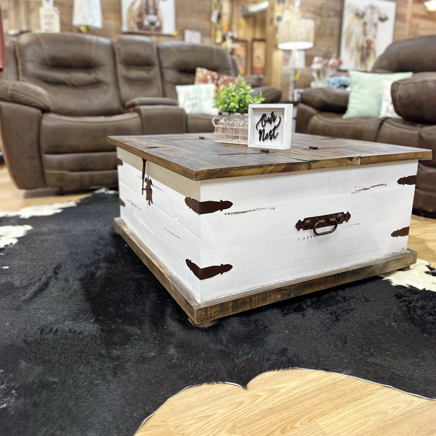 Farmhouse Trunk Coffee Table Set